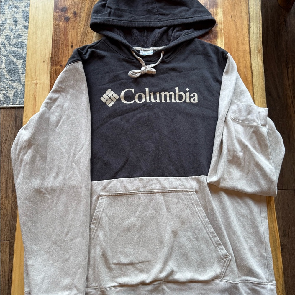 Columbia Black and Tan Sweatshirt Hoodie